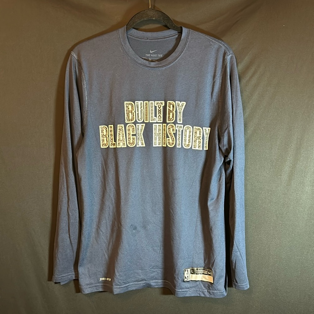 Nike large navy blue long sleeve active wear dry fit shirt